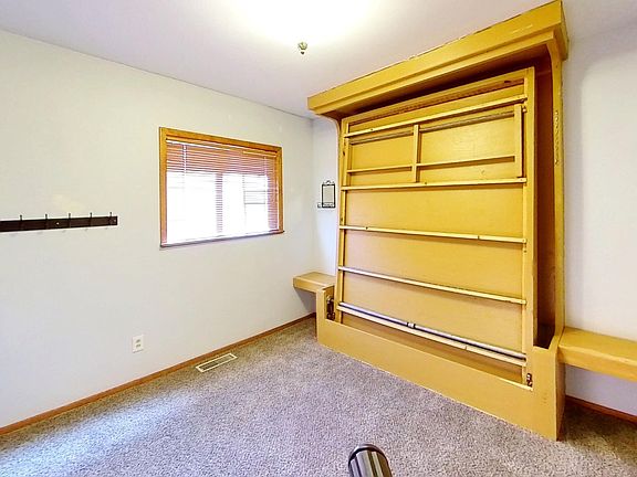 3rd image of 501 Sands Ct