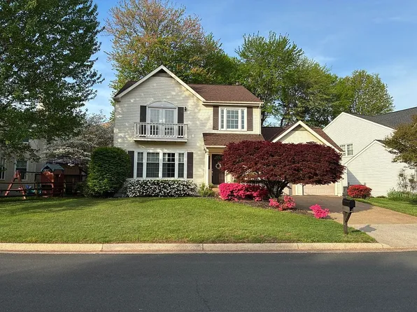 5218 Woodleaf Ct, Centreville, VA 20120