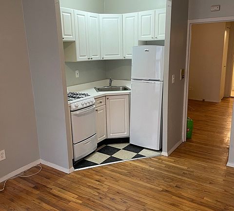 2nd image of 167 E 77th St #18A
