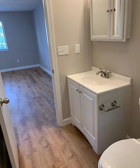 392-396, 400, 404 Langley Road — Photo 79