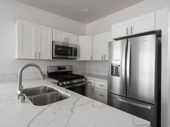 5290 Manhasset Dr, San Diego, CA 92115