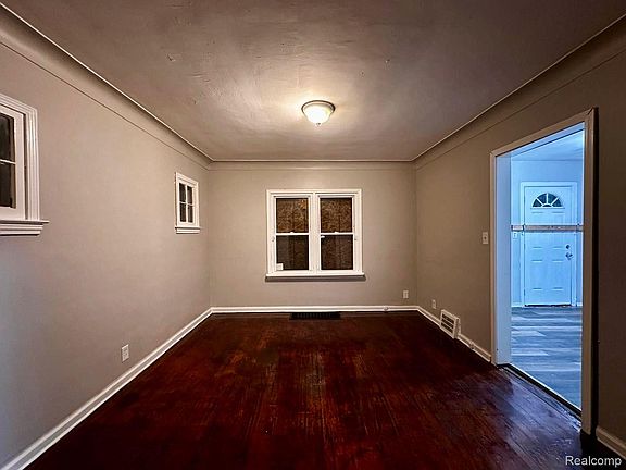 5th image of 20014 Hull St