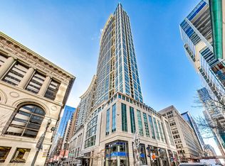 130 N Garland Ct APT 1703, Chicago, IL