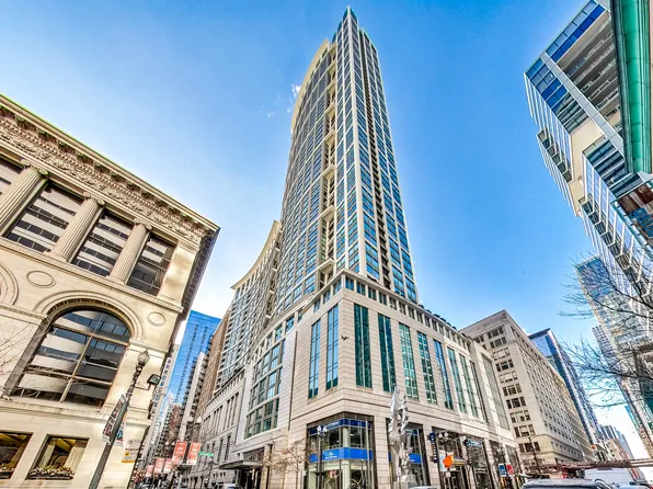 130 N Garland Ct APT 1703, Chicago, IL 60602