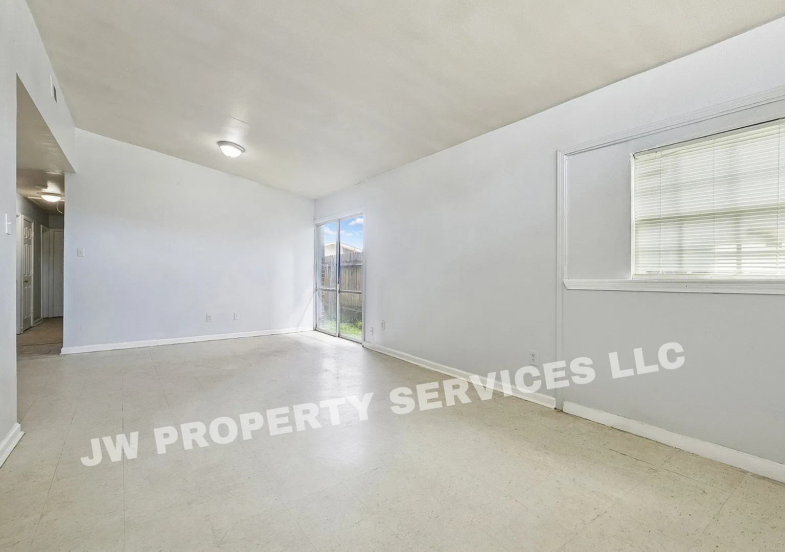 7643-45 Downman Rd — Photo 4