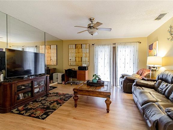 5th image of 6120 Oak Cluster Cir
