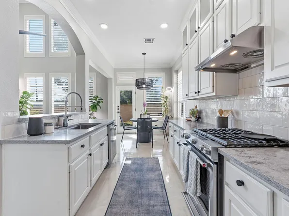 5000 Mission Oaks Blvd Unit 30, Austin, TX 78735