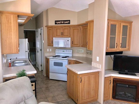 3rd image of 840 N Twin Lakes Dr Unit 116