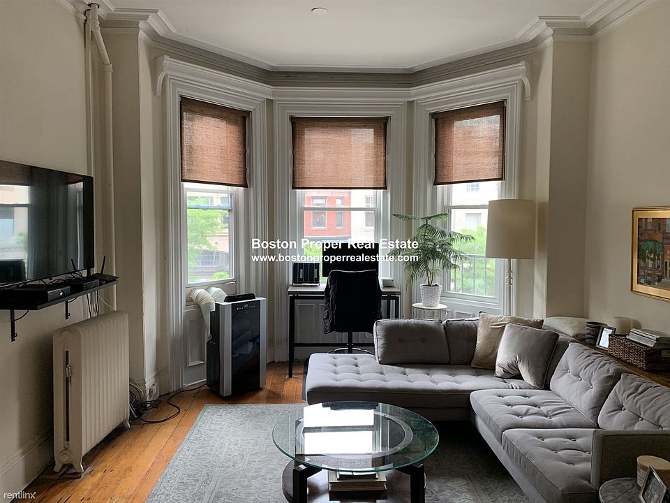 133 Newbury #2F Boston - Back Bay Unit Photo 1