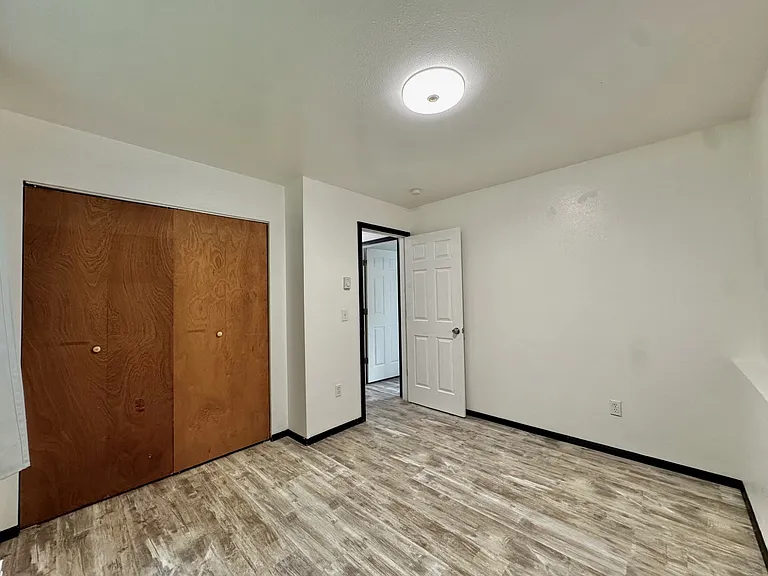8178 Threadneedle St #B — Photo 23