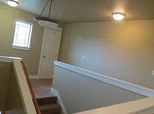 1675 NW Hemlock Ave — Photo 4