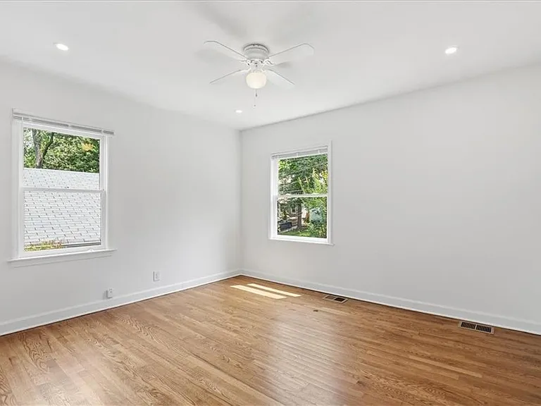 1464 Hawthorne Ave NW — Photo 25