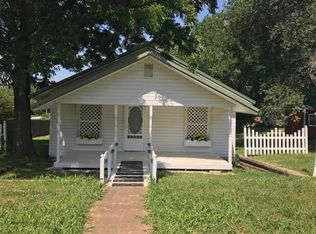 307 N E St, Yale, OK 74085