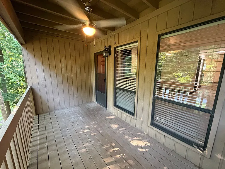 1702 Pine Tree Dr — Photo 19