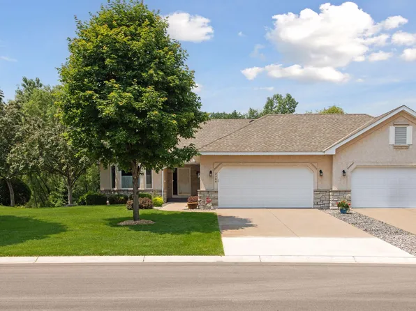 2584 Parkview Ct, White Bear Township, MN 55110