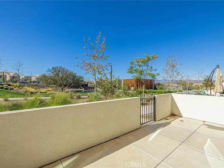 27555 Sanctuary Ct — Photo 4