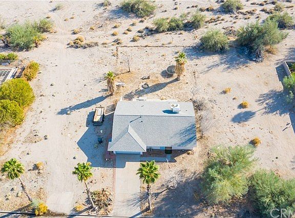 2nd image of 43641 Tamarisk Dr
