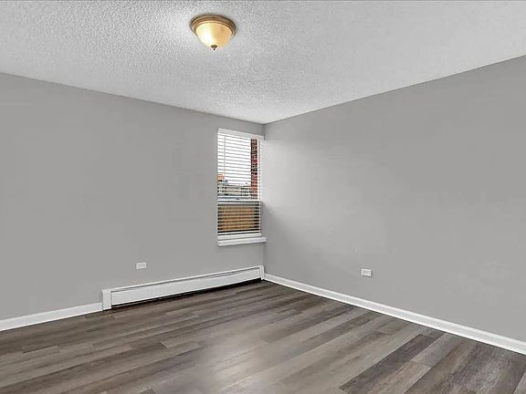 5th image of 1380 Moline St #3