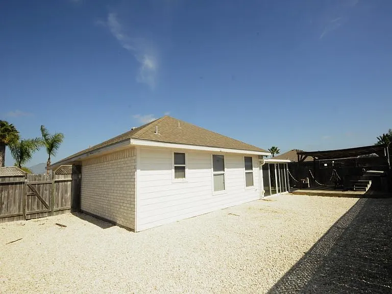 13933 Jacktar St — Photo 21