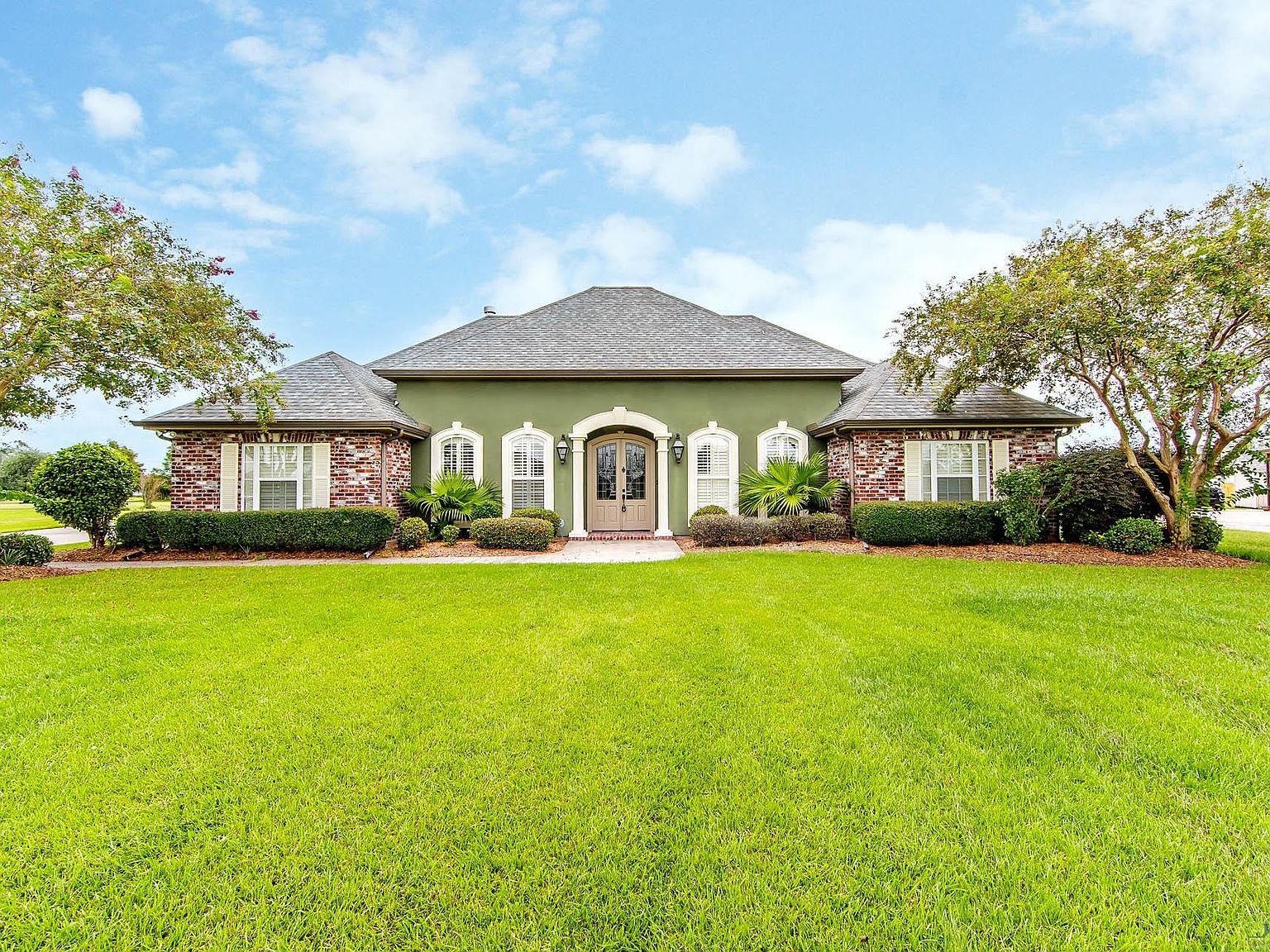 215 Sugar Highland Blvd, Houma, LA 70360 MLS 2023003222 Zillow