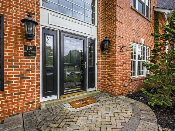 4th image of 100 Arbour Green Cir