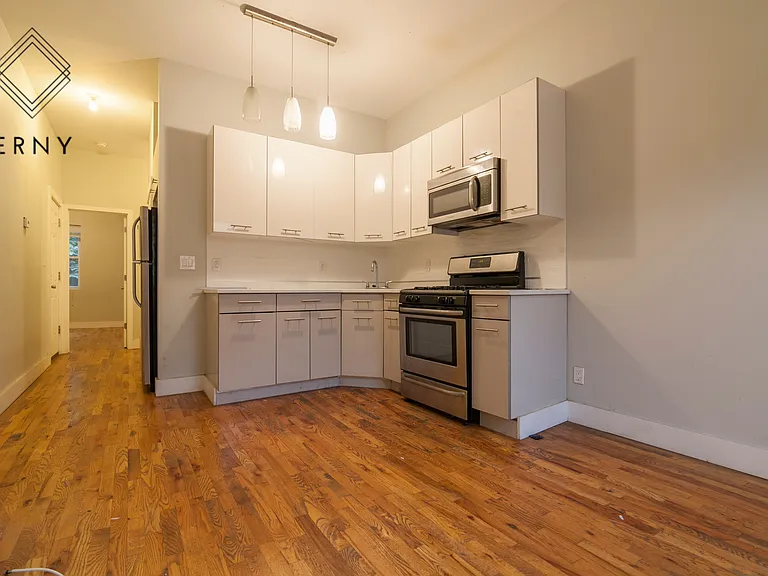 63 Pulaski St #1B — Photo 3
