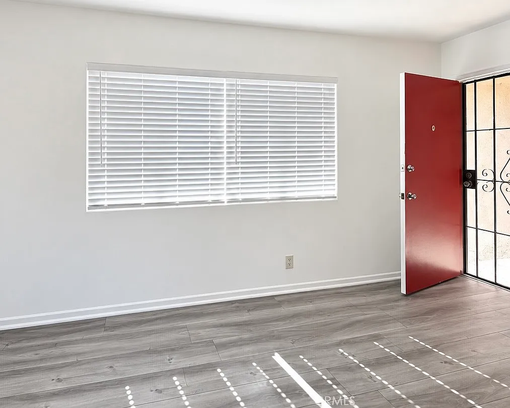 1 bed, 650 sqft, $2,400 — Photo 2