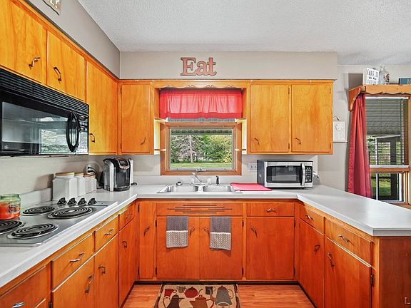 2nd image of 2896 Sharon Dr