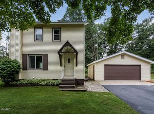 2651 Cornelia Ave NW, Grand Rapids, MI 49544