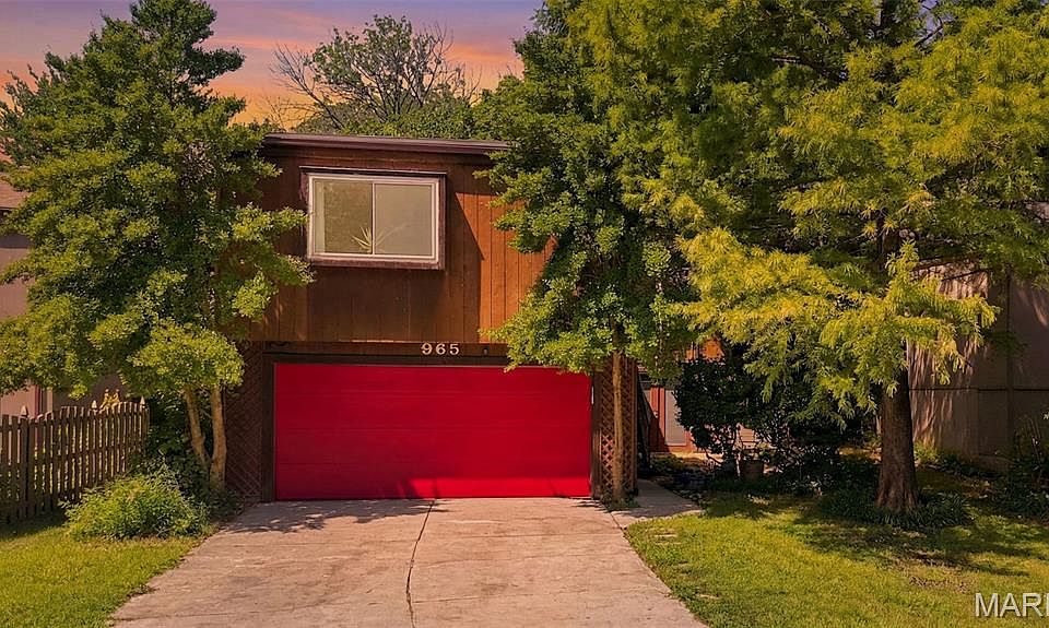 1st image of 965 Beacon Woods Ct