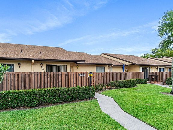 2nd image of 823 Sky Pine Way APT B