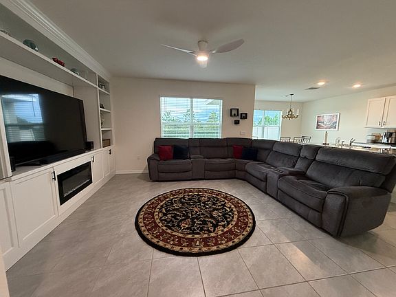 4th image of 3521 Maple Grove Way
