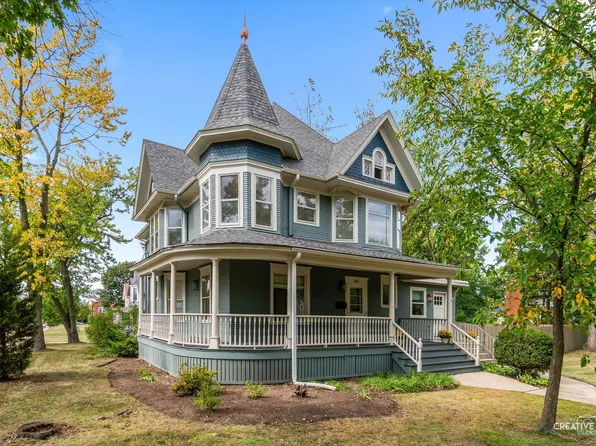 602 Prospect St, Elgin, IL 60120