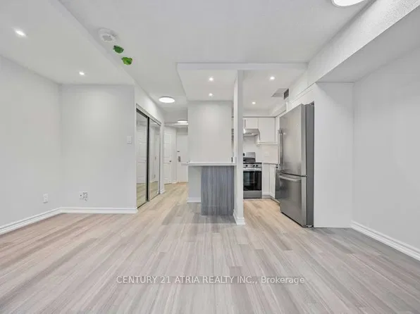 55 Centre Ave, Toronto, ON