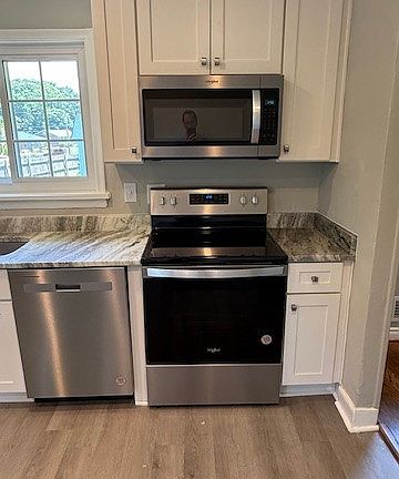 4th image of 3817 Bridgeton Rd