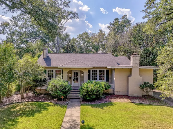 3134 Drummond St, Vicksburg, MS 39180