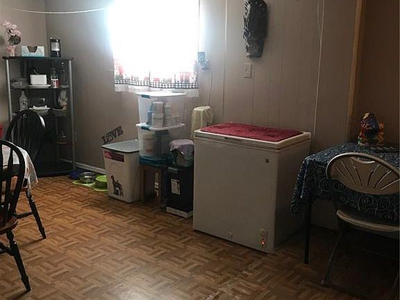 2nd image of 1123 Wesley St