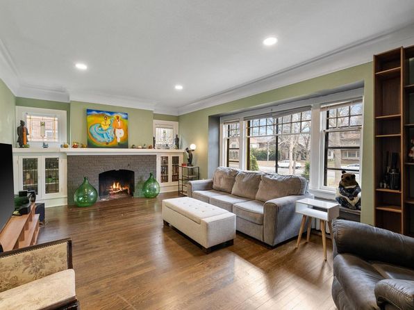 2749 North Grant BOULEVARD, Milwaukee, WI 53210