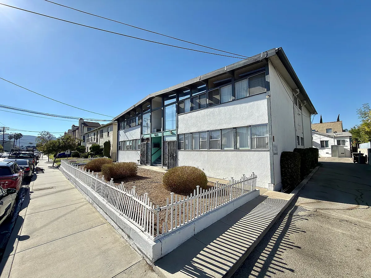 1 bed, 650 sqft, $1,900 — Photo 2