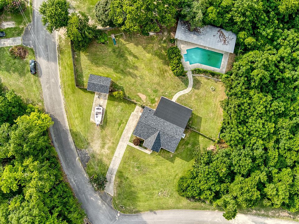 1st image of 104 Circle Dr