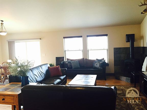 4th image of 1090 Agate Ave