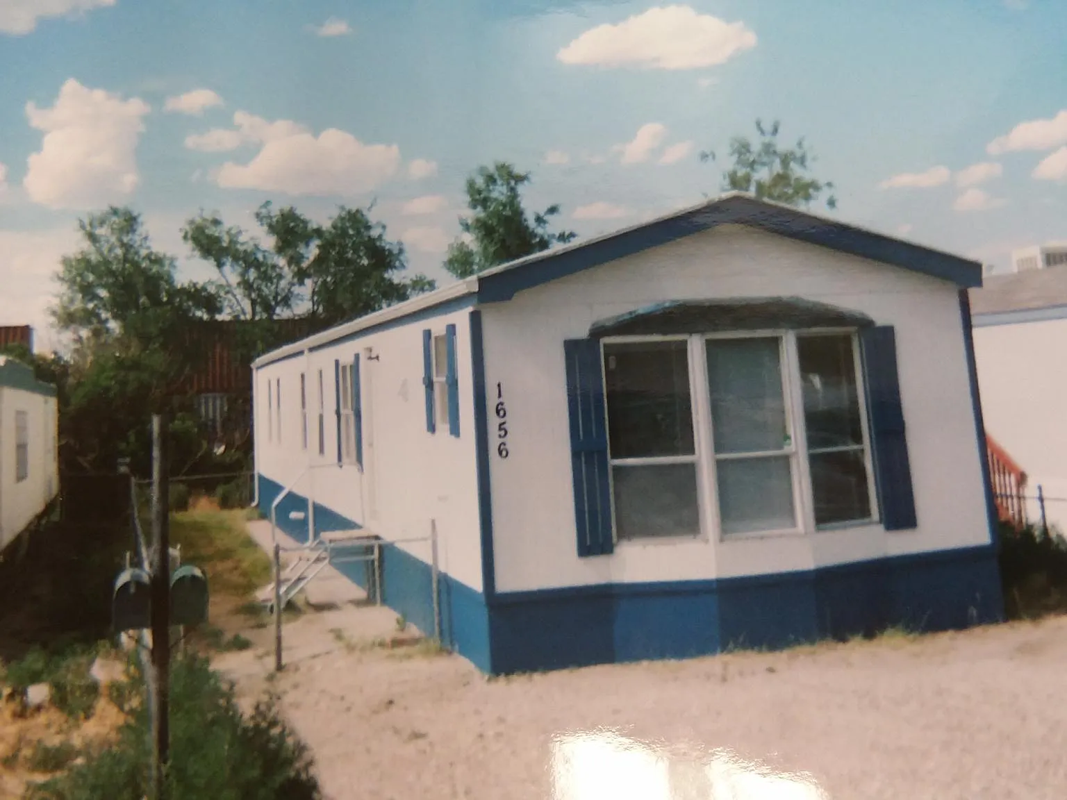 3 bed, $925 — Photo 1