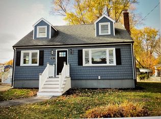41 Karen St, Lowell, MA 01851