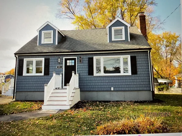 41 Karen St, Lowell, MA 01851
