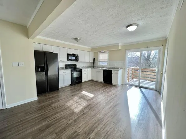 412 Woodview Dr #B, Lexington, KY 40515