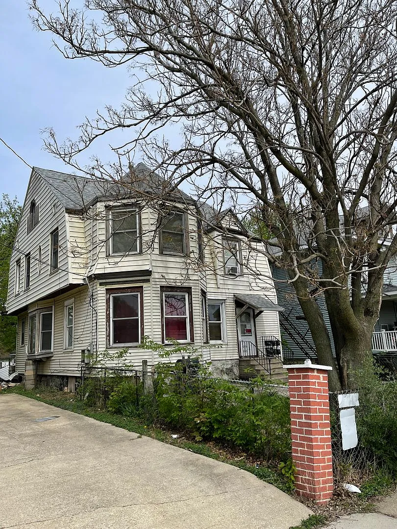 1109 Sycamore — Photo 1