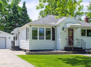 823 15th Ave S, Grand Forks, ND 58201