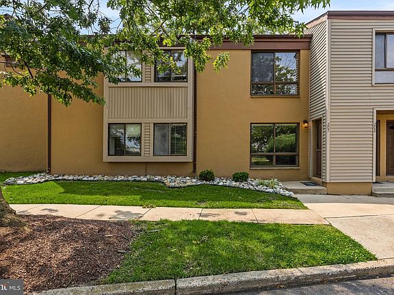 2nd image of 207 Hunter Ct