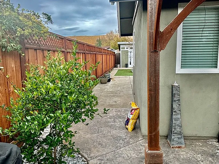 5464 Anselmo Ct — Photo 36
