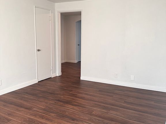 3rd image of 18 Gahl Ter APT D